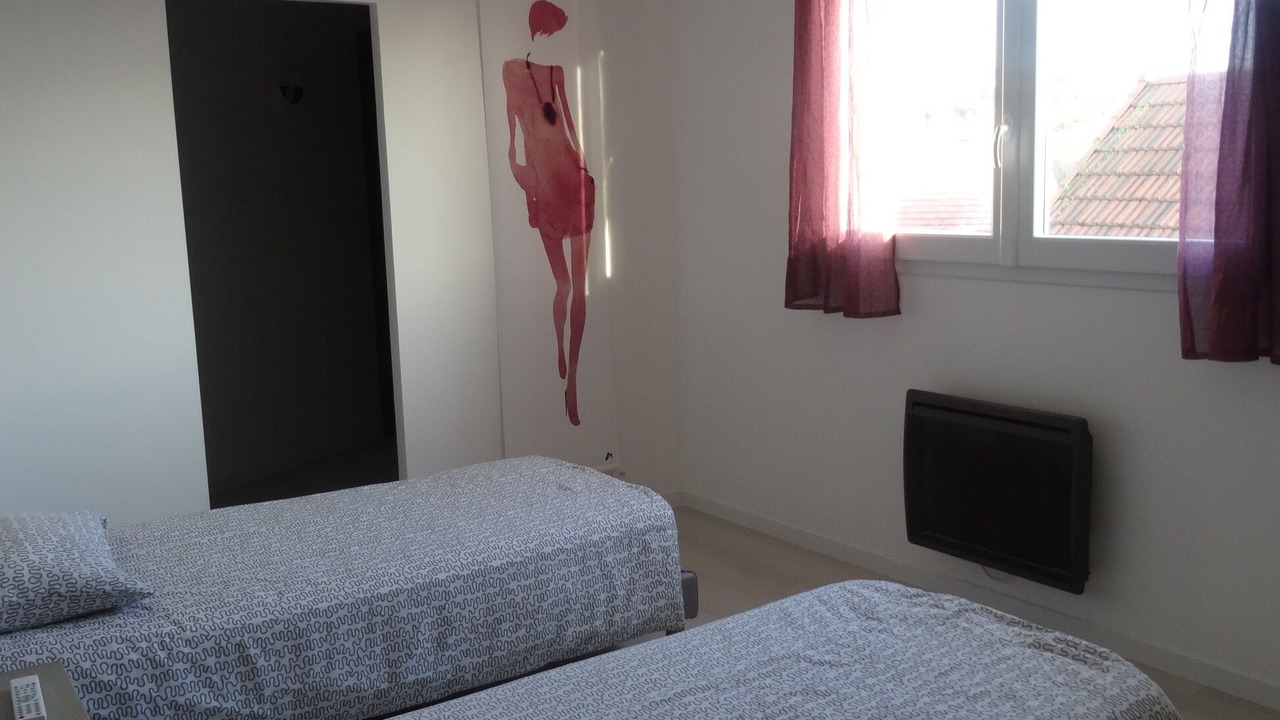Photo of Bedroom in Villeneuve-le-Roi