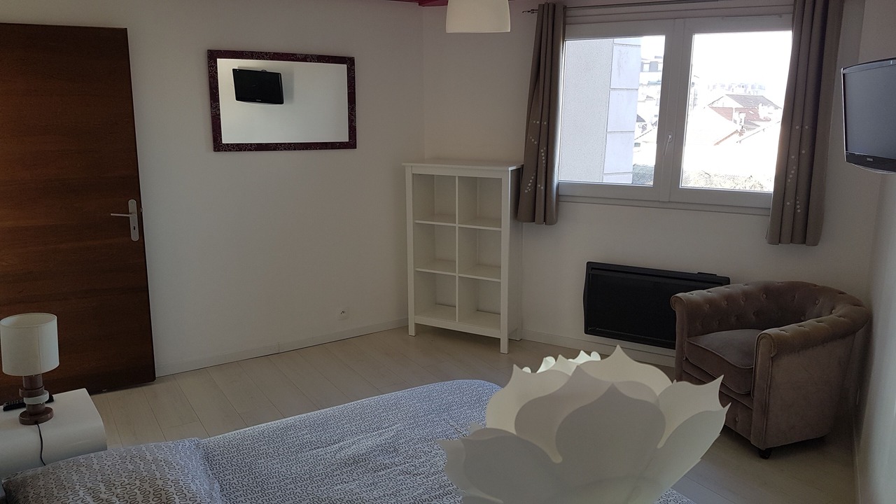 Photo of Bedroom in Villeneuve-le-Roi