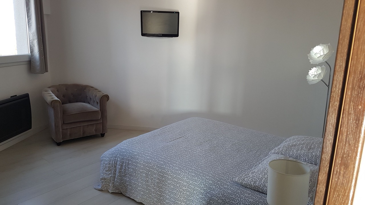 Photo of Bedroom in Villeneuve-le-Roi