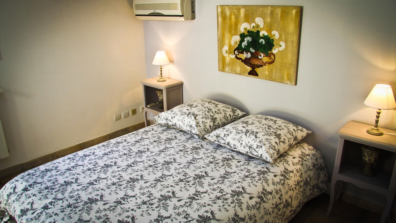 Photo of Bedroom in Loriol-du-Comtat