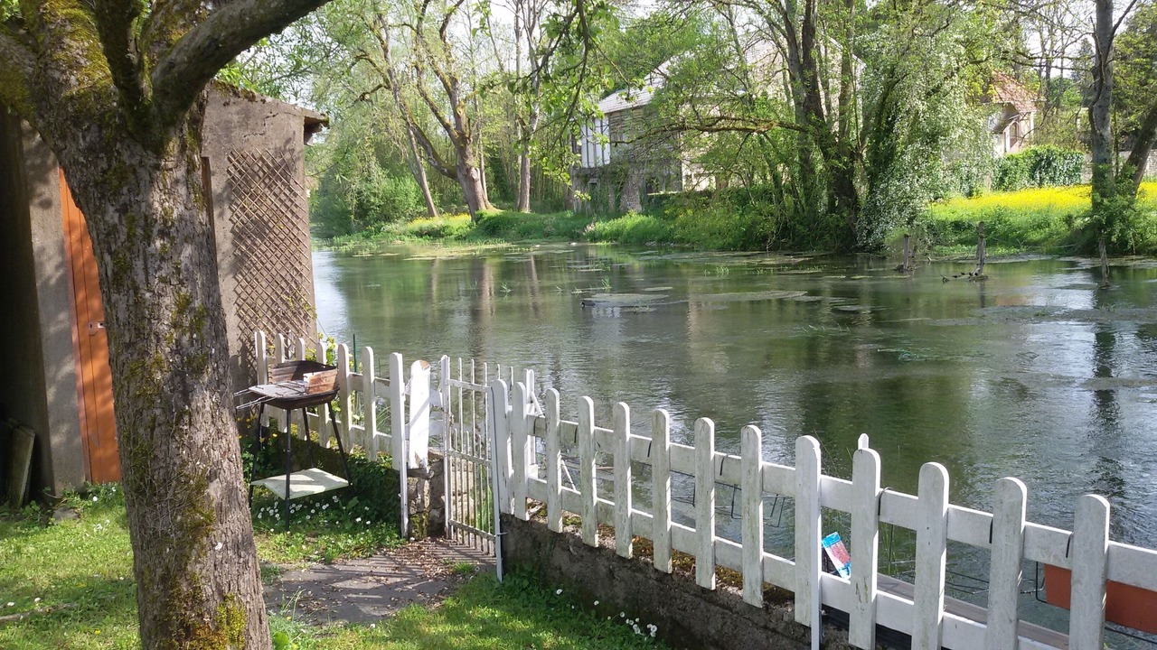 Photo of Outdoor in Druyes-les-Belles-Fontaines