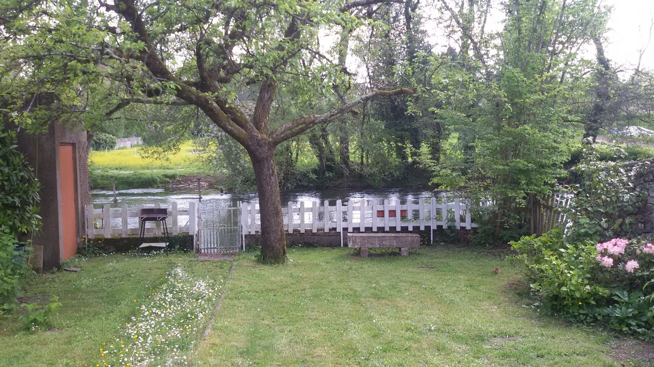 Photo of Outdoor in Druyes-les-Belles-Fontaines