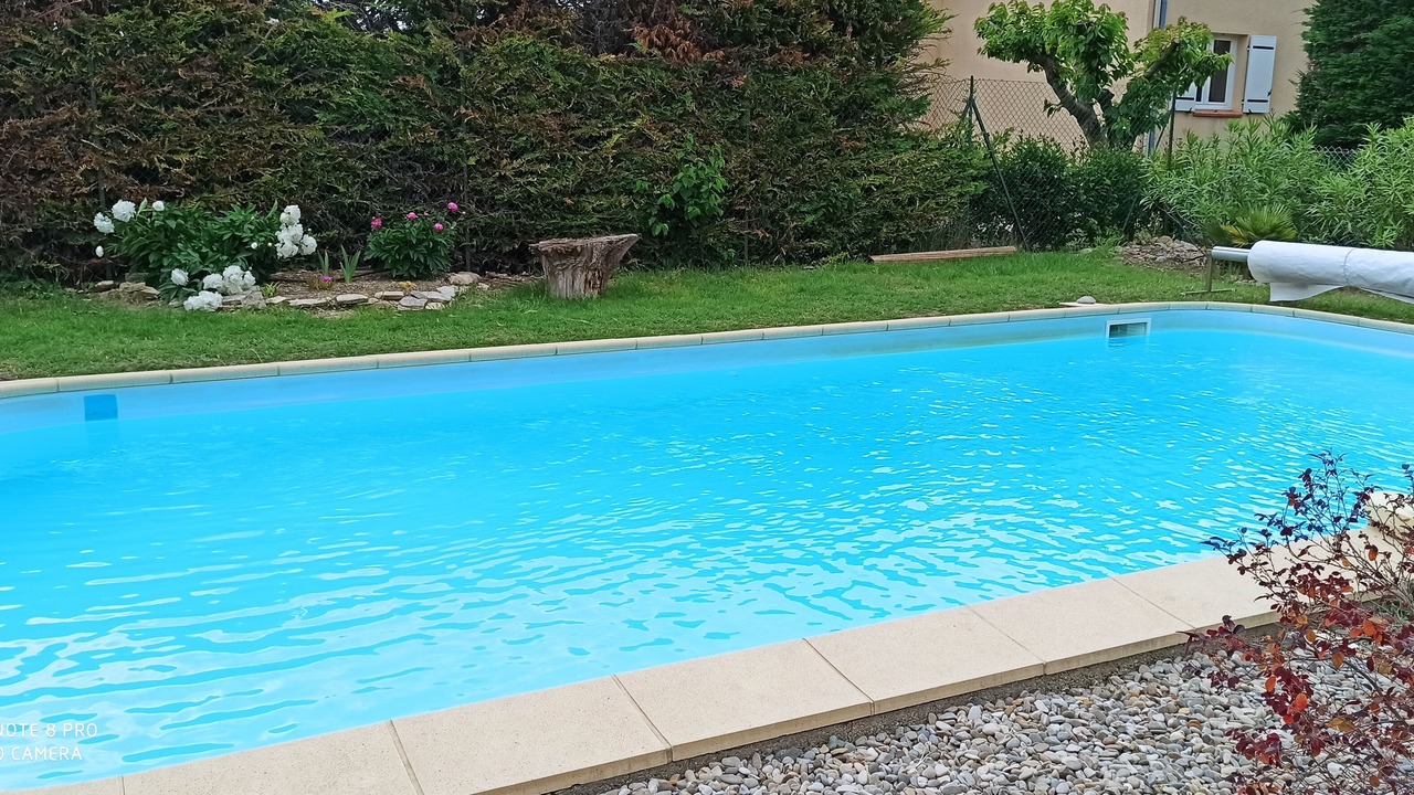 Photo of Outdoor in Sainte-Cecile-les-Vignes