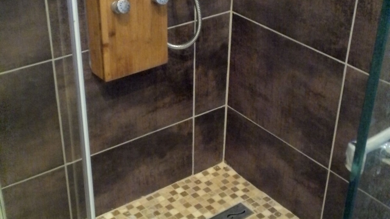Photo of Bathroom in Sainte-Cecile-les-Vignes