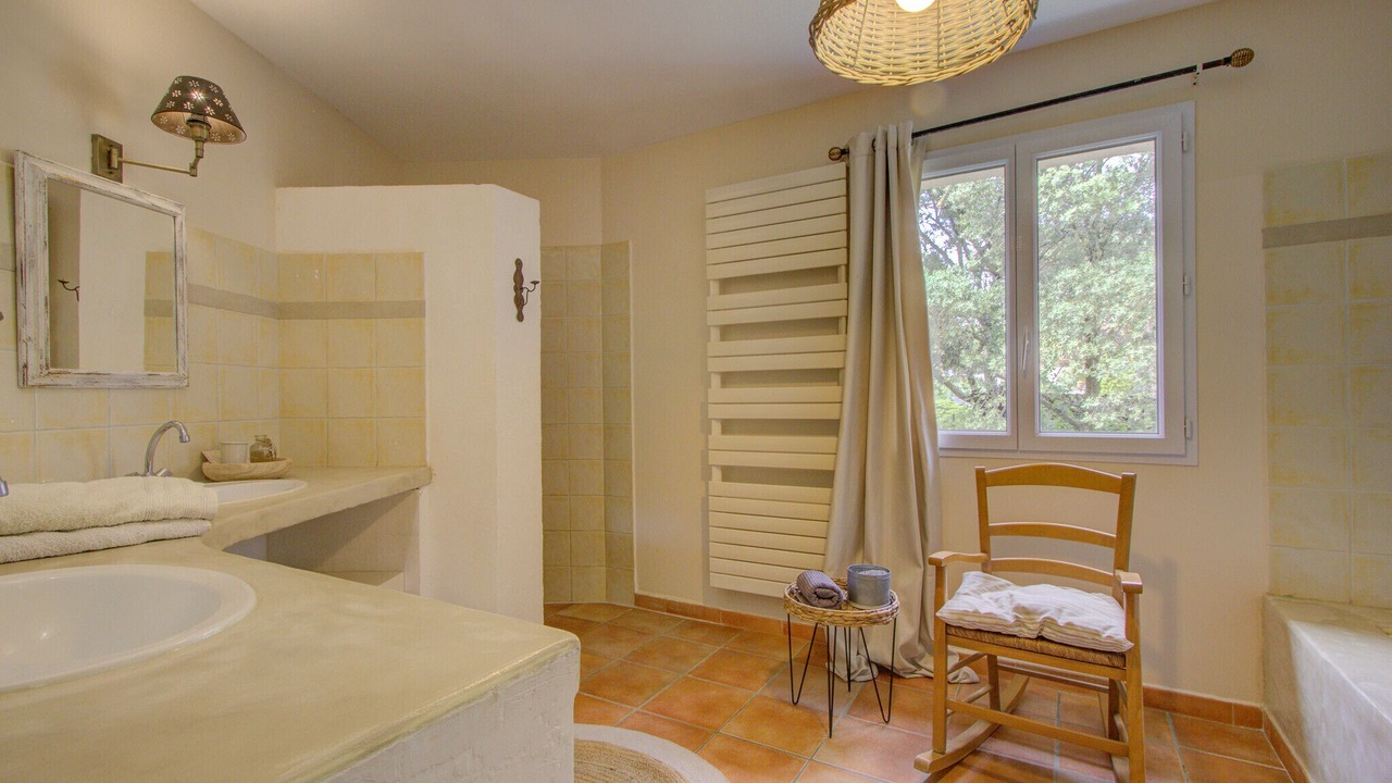 Photo of Bathroom in Clansayes