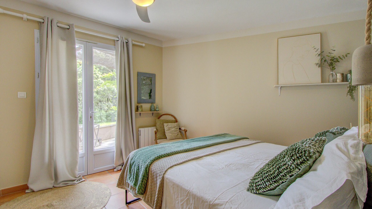 Photo of Bedroom in Clansayes