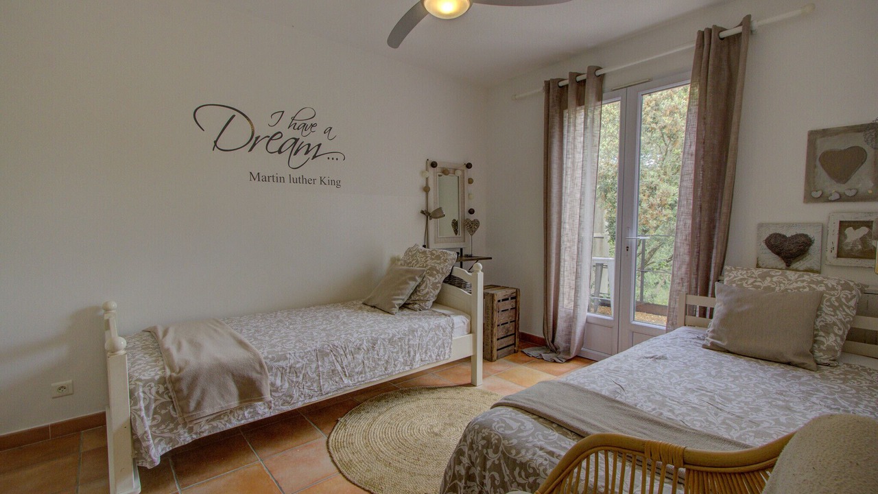 Photo of Bedroom in Clansayes