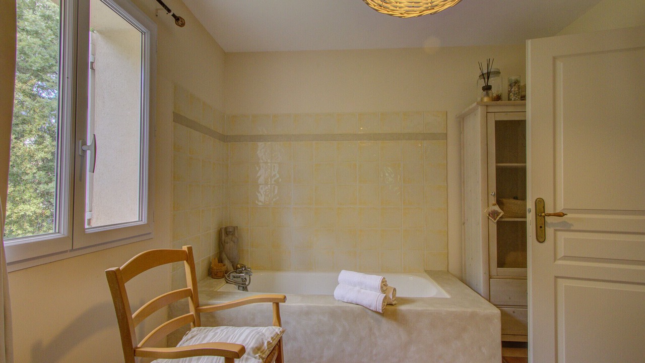 Photo of Bathroom in Clansayes