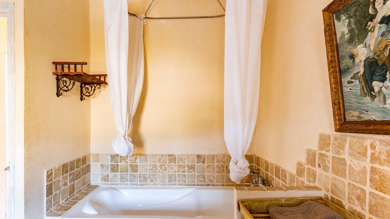 Photo of Bathroom in Clansayes