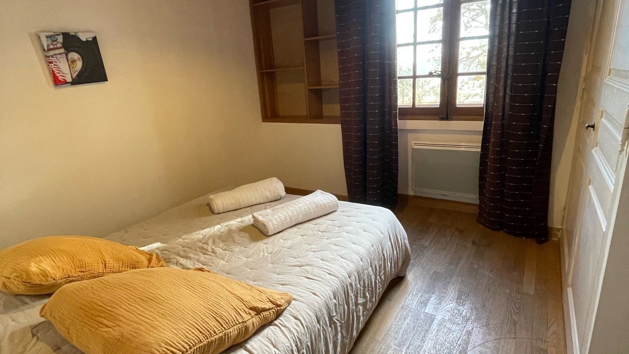 Photo of Bedroom in Saint-Hippolyte-le-Graveyron