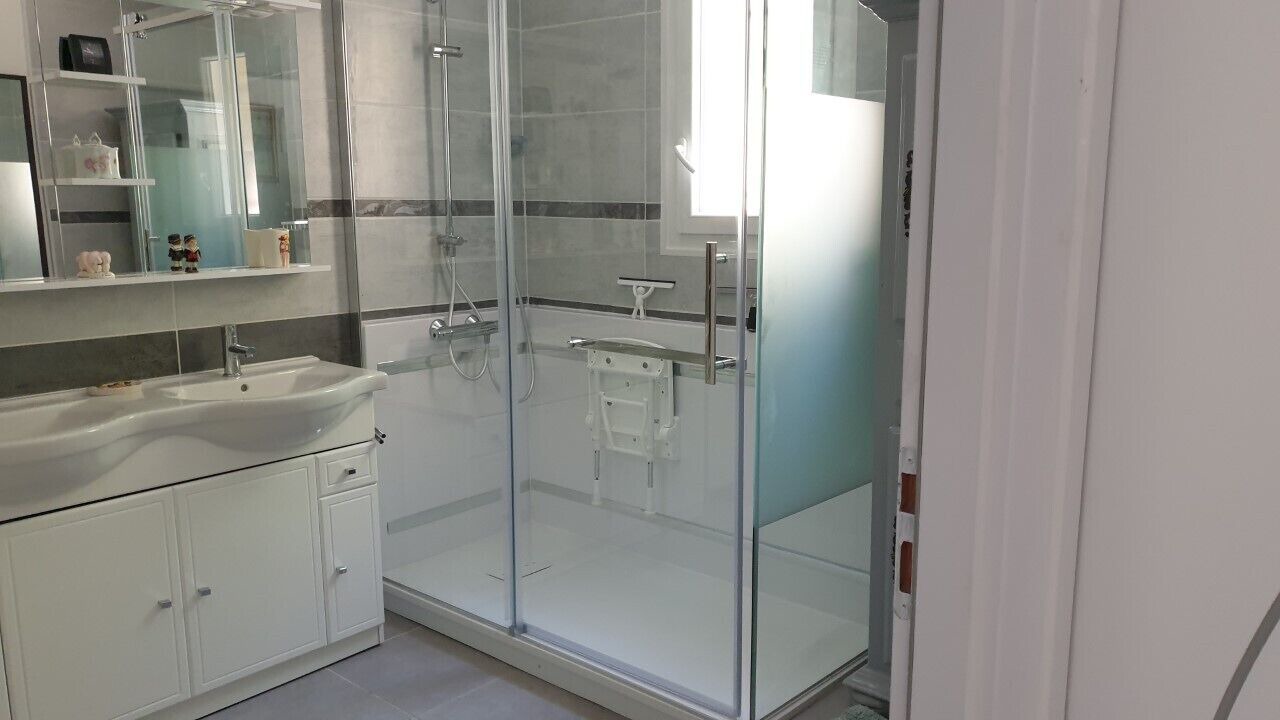 Photo of Bathroom in Entrechaux