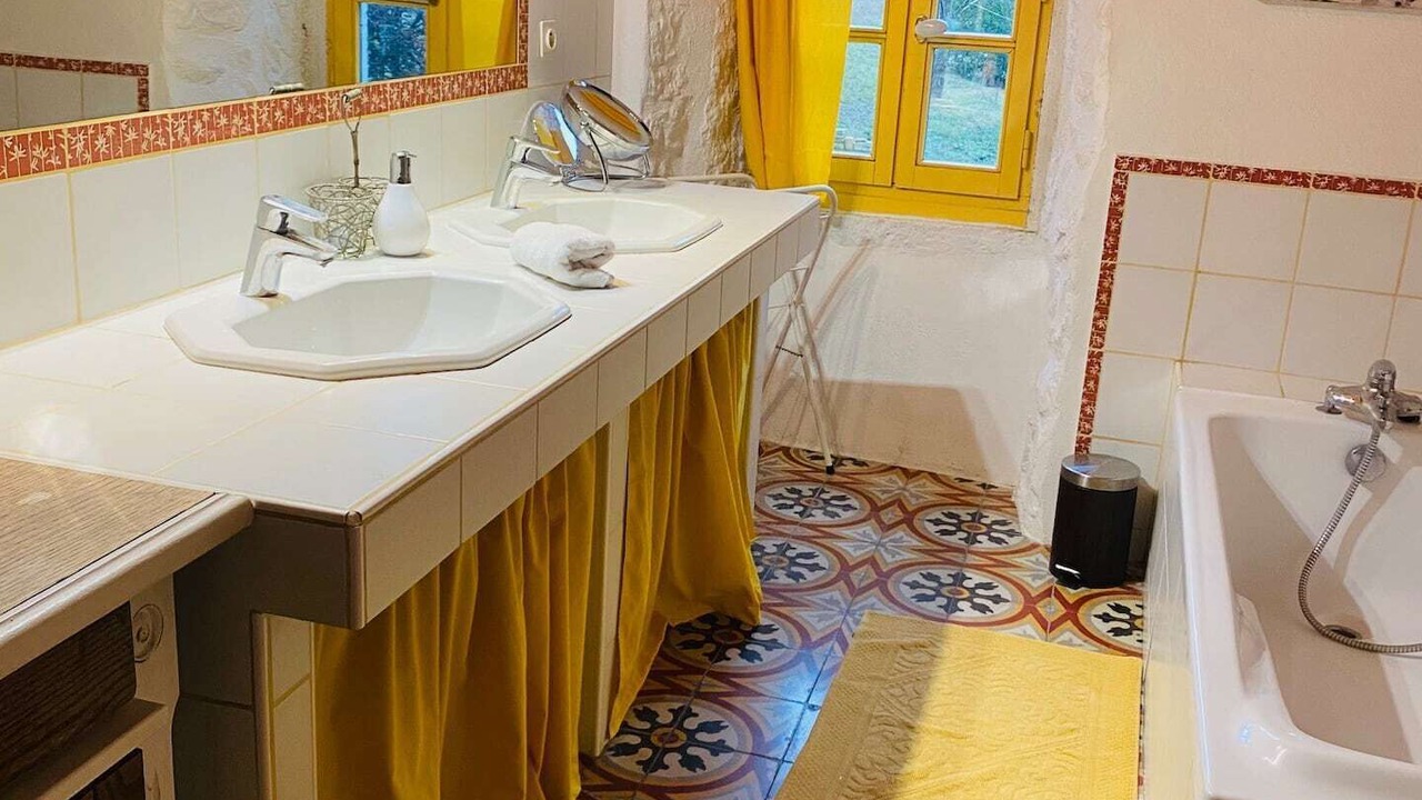 Photo of Bathroom in Villeneuve-de-Berg