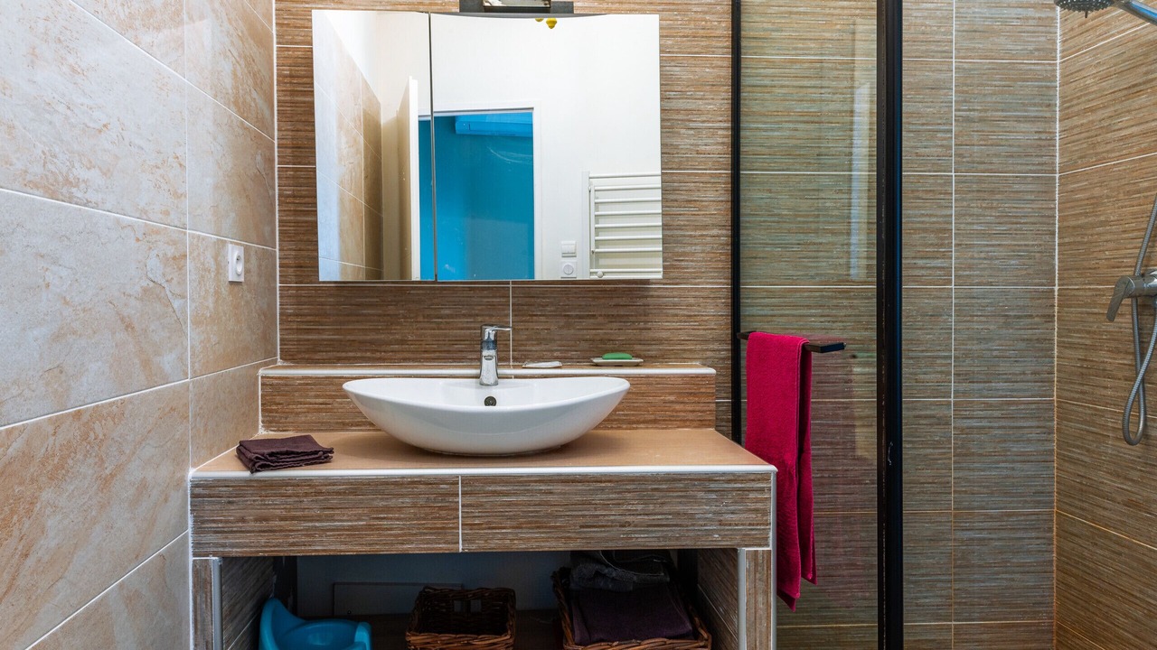 Photo of Bathroom in Reauville