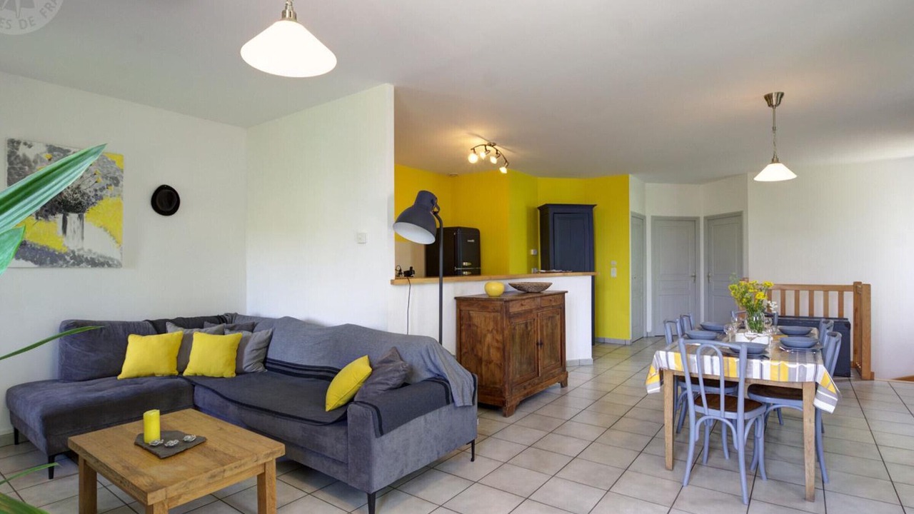 Photo of Livingroom in Saint-Just-la-Pendue