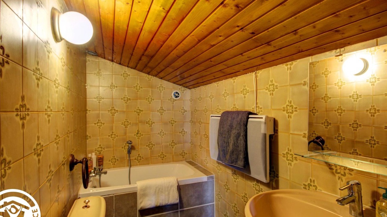 Photo of Bathroom in Pommiers