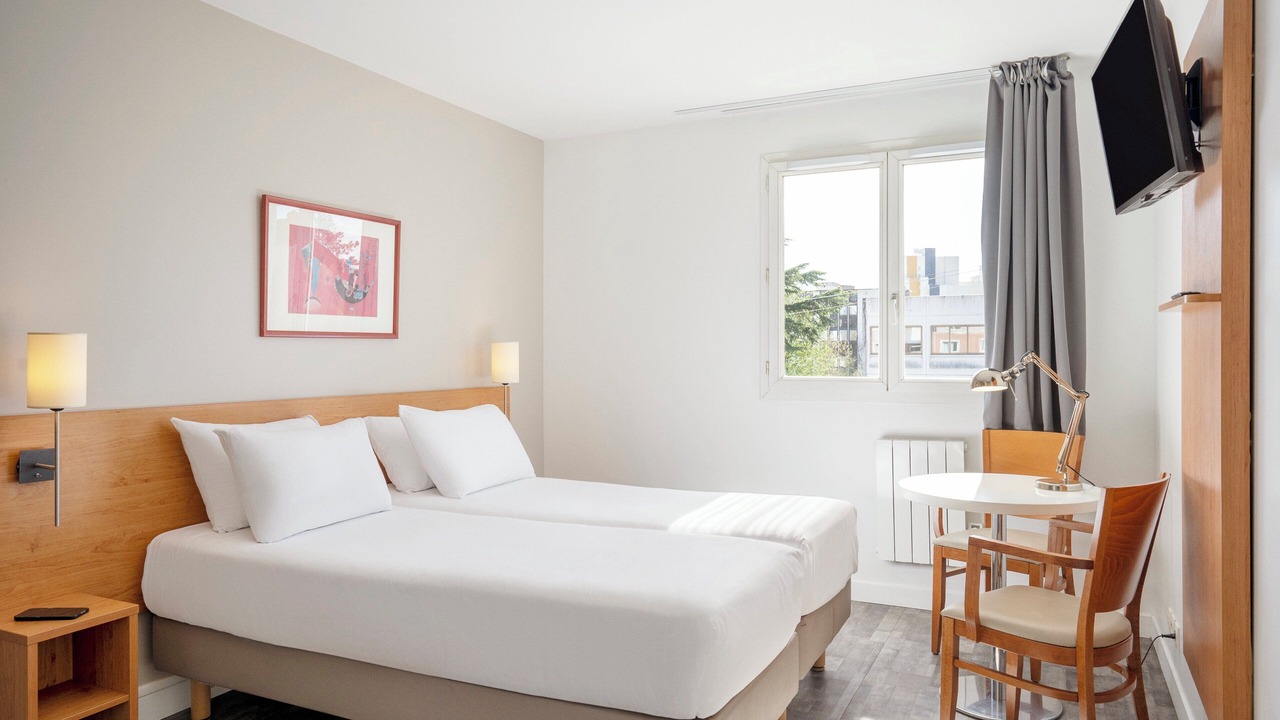 Photo of Bedroom in Bleuets - Bordieres - Pinsons