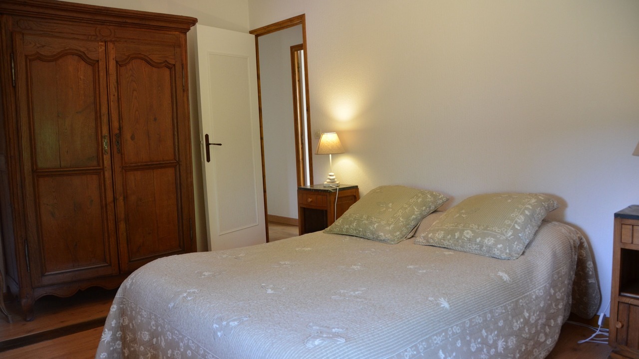Photo of Bedroom in Saint-Martin-du-Puy