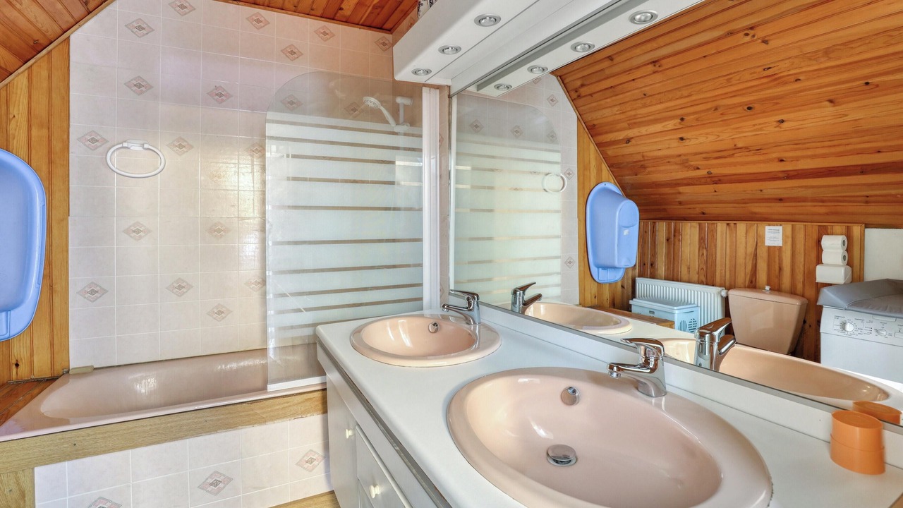Photo of Bathroom in Lucenay-les-Aix