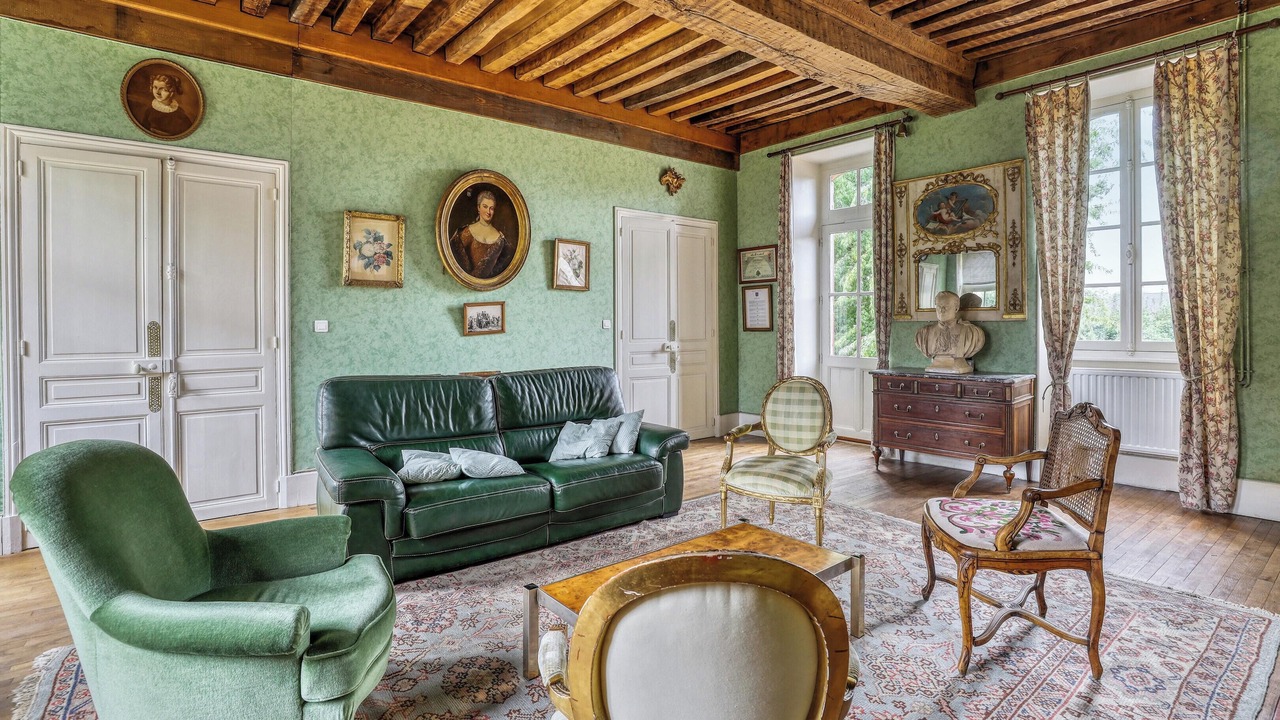 Photo of Livingroom in Lucenay-les-Aix