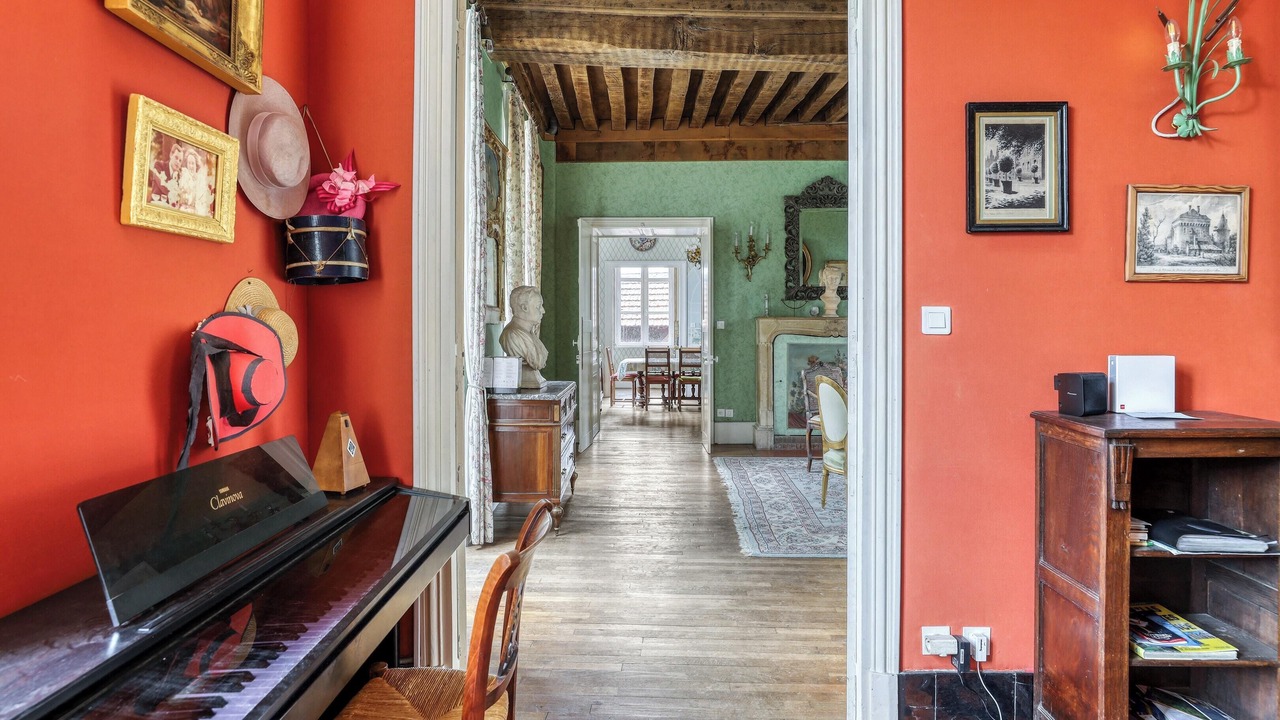 Photo of Livingroom in Lucenay-les-Aix