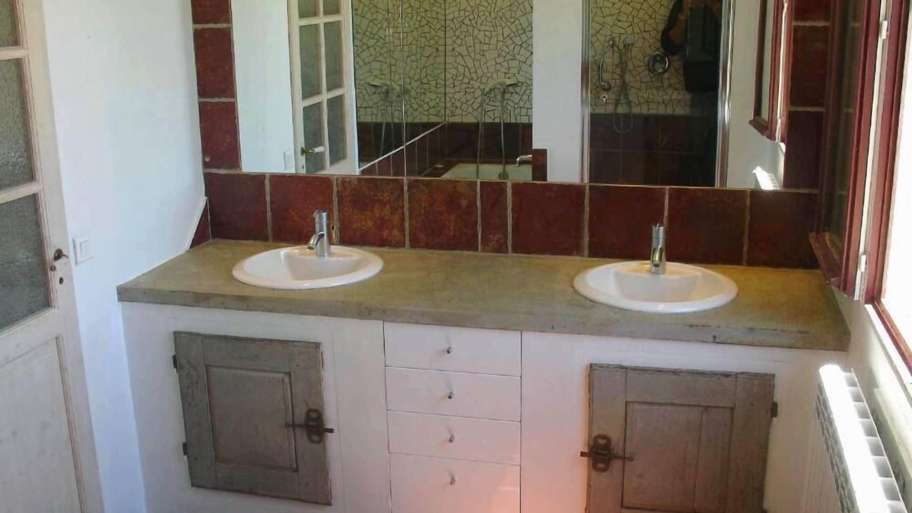 Photo of Bathroom in La Roque-sur-Pernes