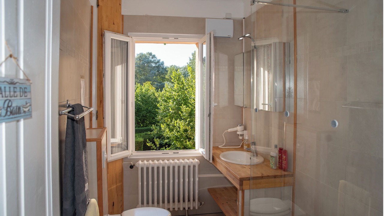 Photo of Bathroom in Crillon-le-Brave