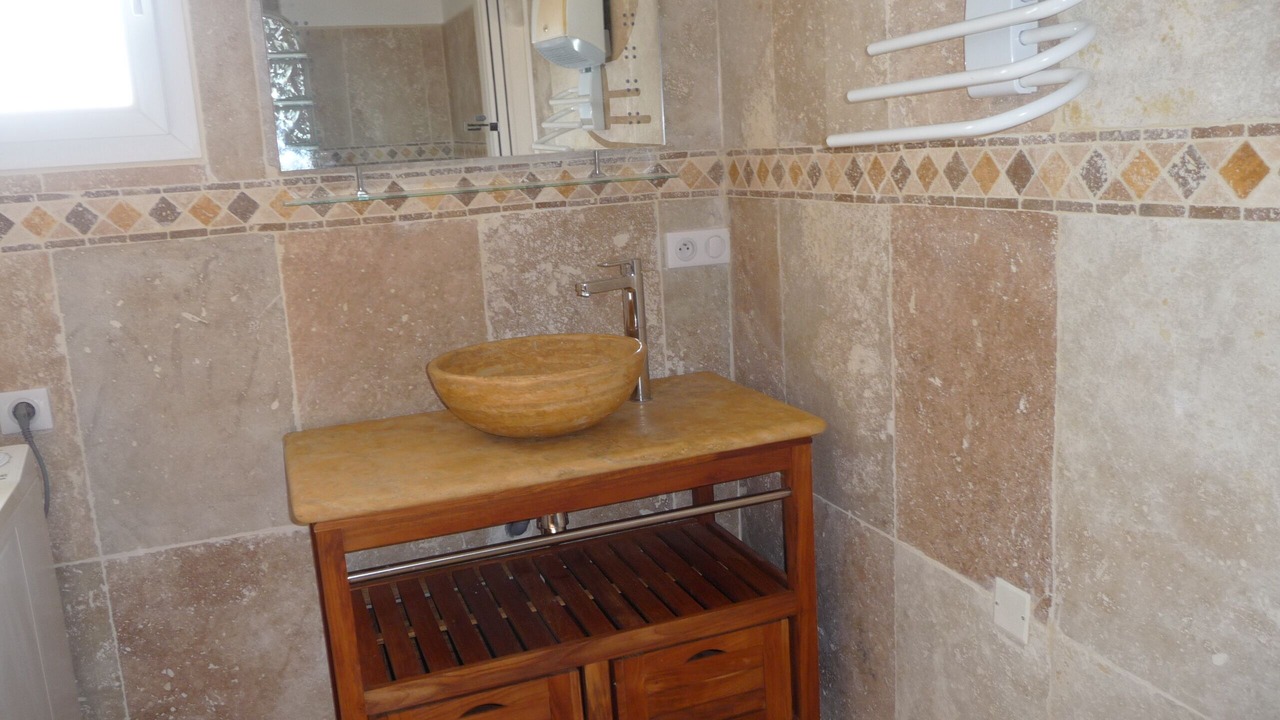 Photo of Bathroom in Rasteau