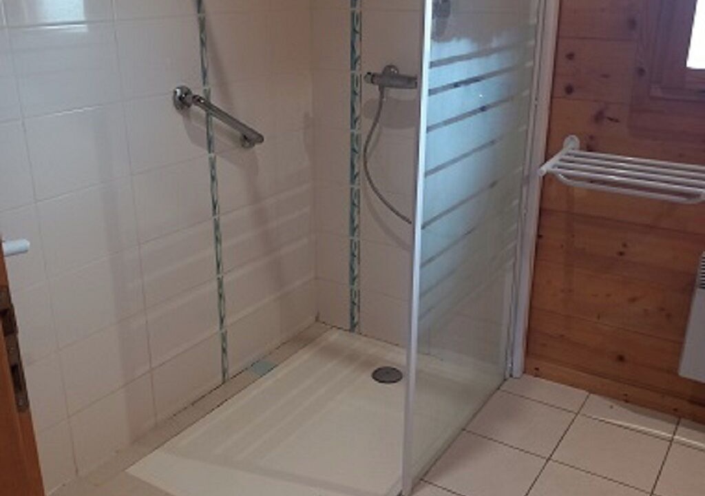 Photo of Bathroom in Commenailles
