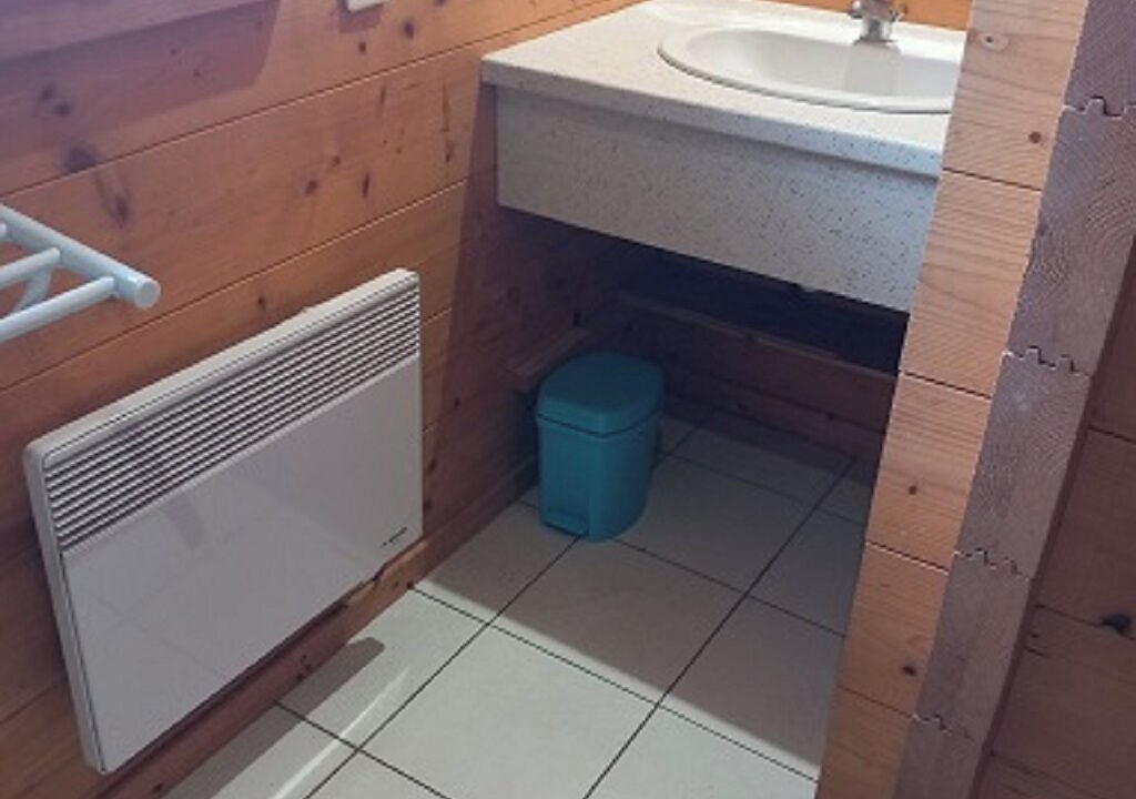 Photo of Bathroom in Commenailles