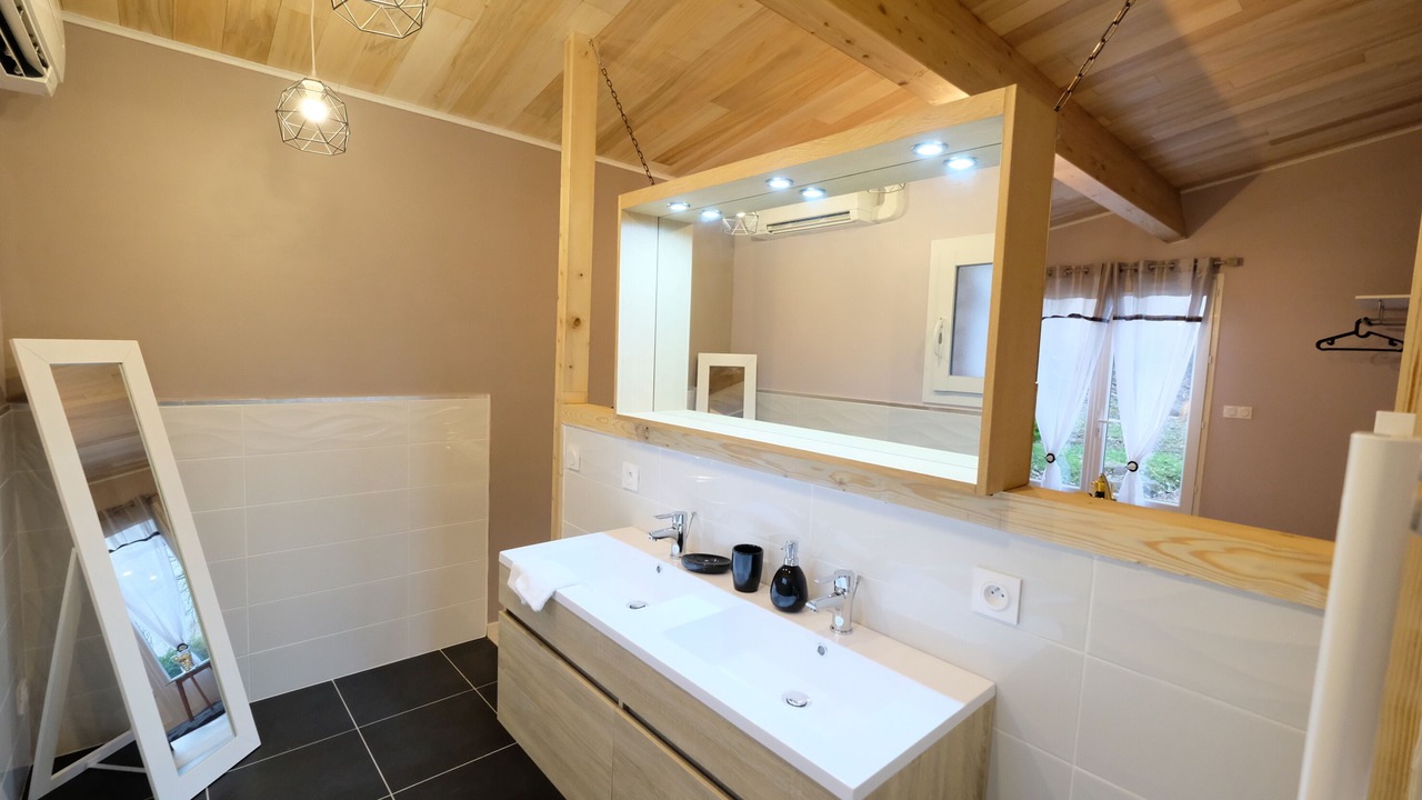 Photo of Bathroom in Bruniquel
