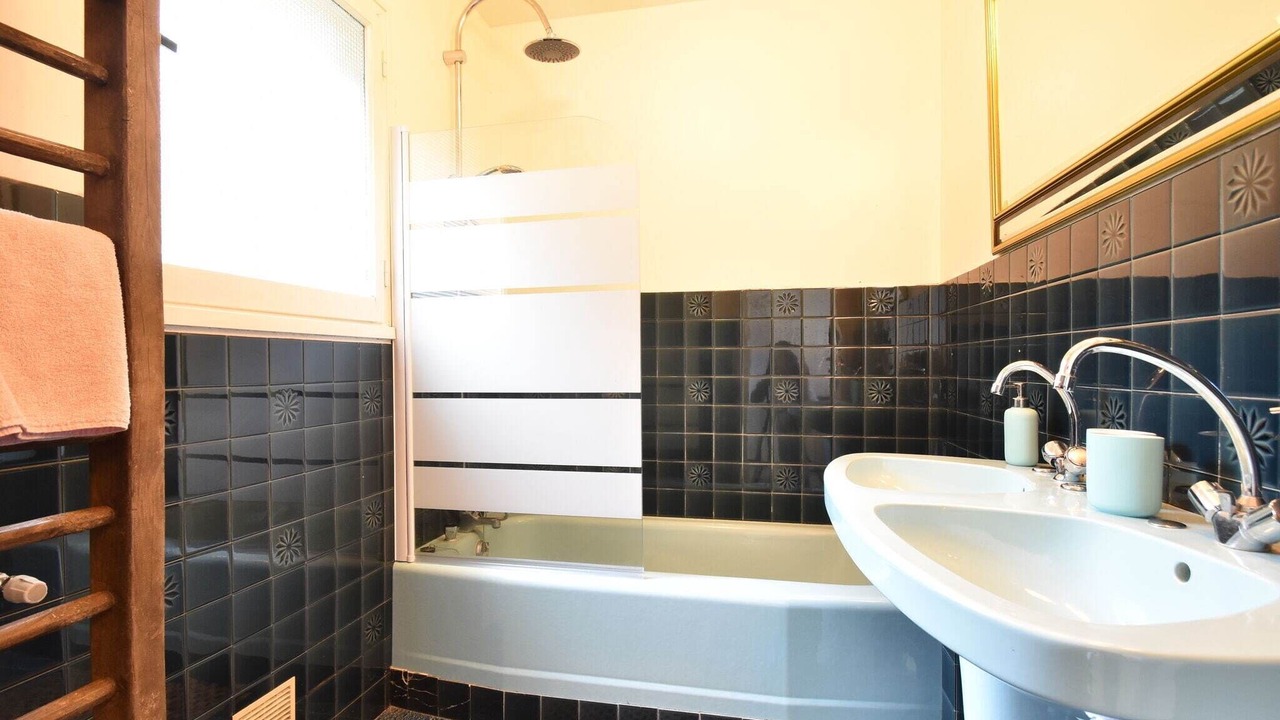Photo of Bathroom in Grury