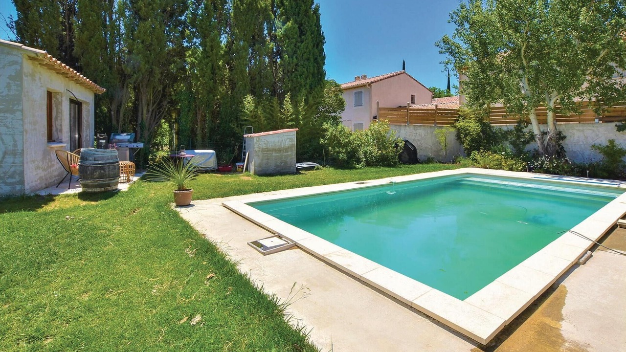 Photo of Outdoor in Sainte-Cecile-les-Vignes
