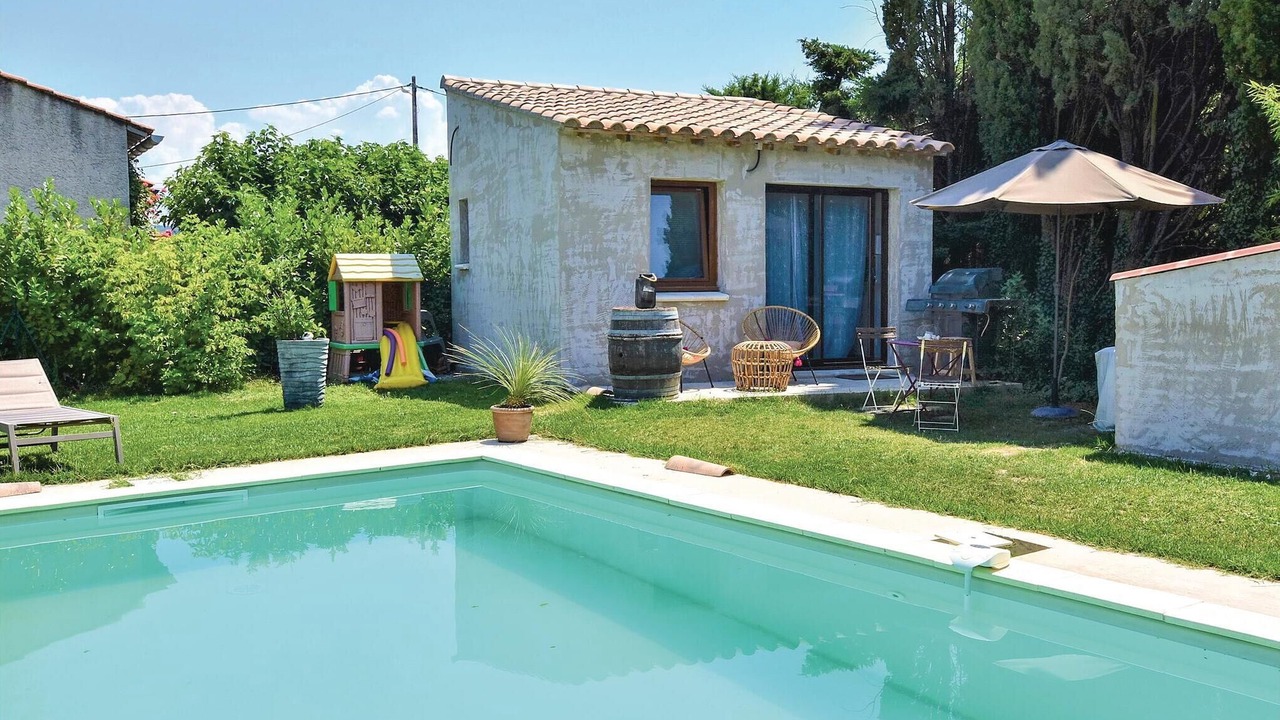 Photo of Outdoor in Sainte-Cecile-les-Vignes