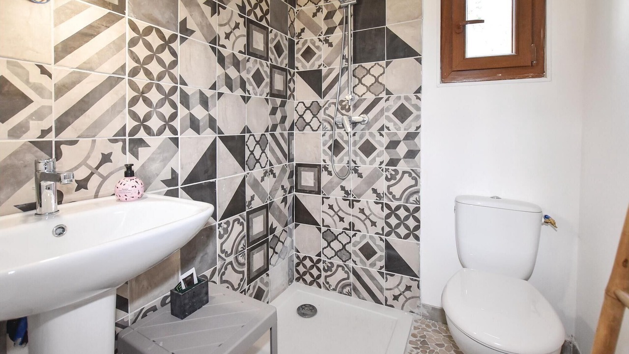 Photo of Bedroom in Sainte-Cecile-les-Vignes