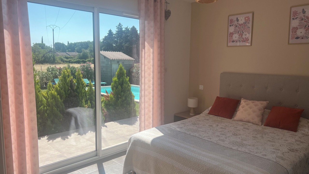 Photo of Bedroom in Sainte-Cecile-les-Vignes