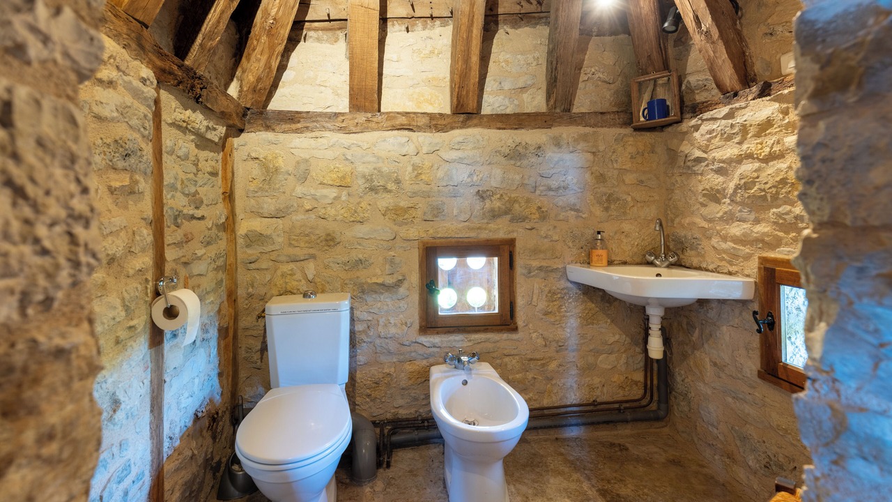 Photo of Bathroom in Rueyres