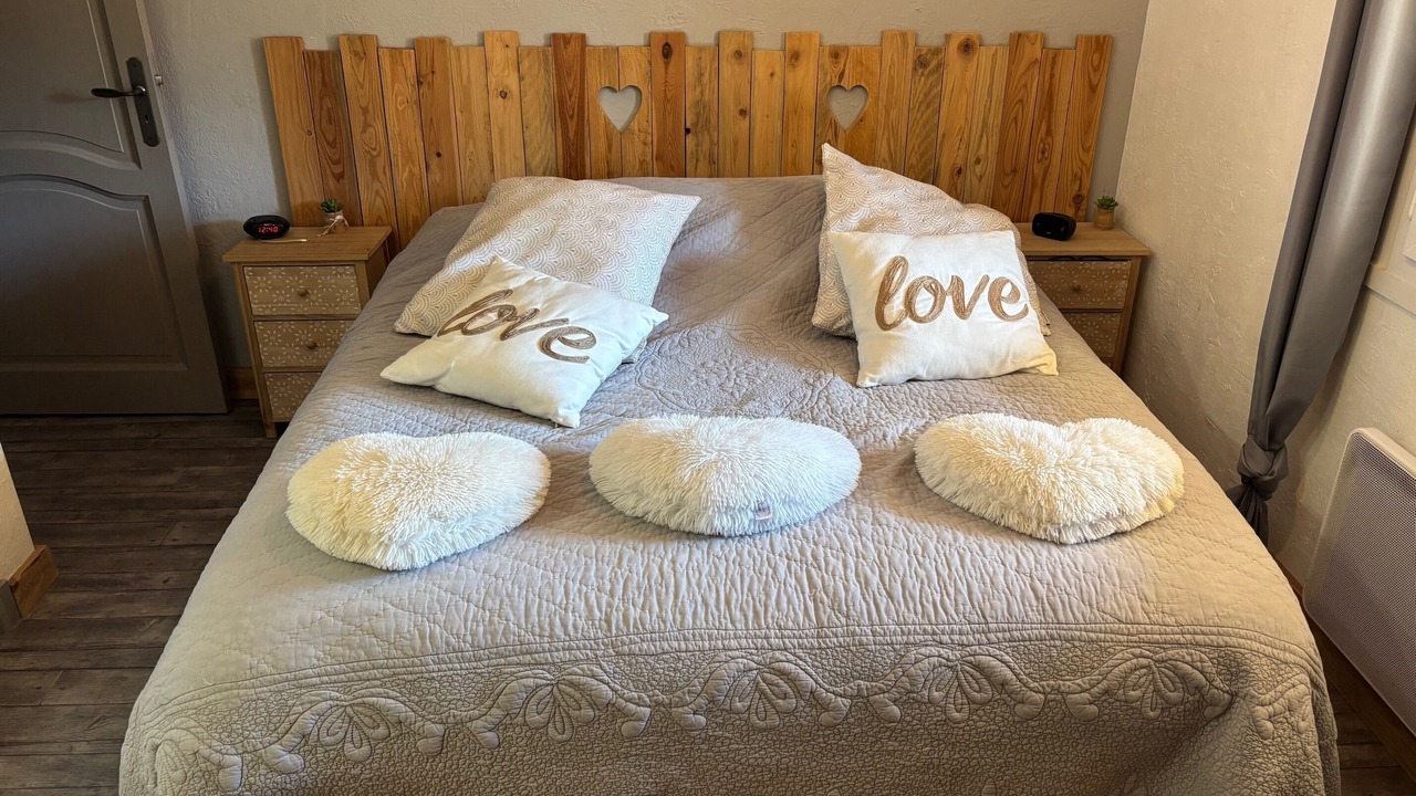 Photo of Bedroom in La Roque-sur-Pernes