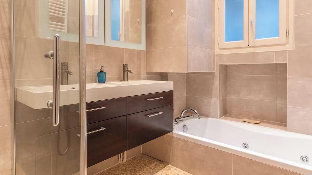 Photo of Bathroom in 5th Arrondissement