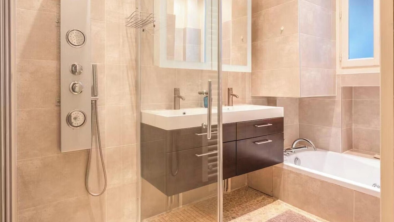 Photo of Bathroom in 5th Arrondissement