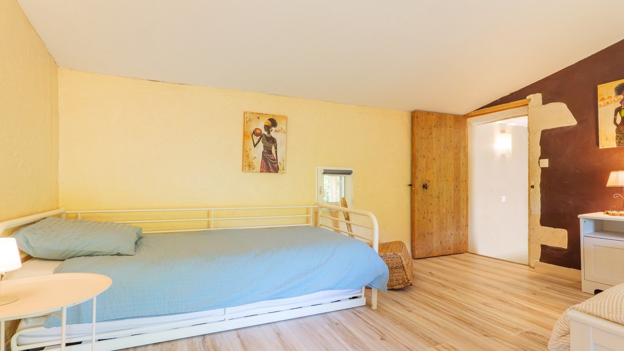 Photo of Bedroom in Saint-Paul-Trois-Chateaux