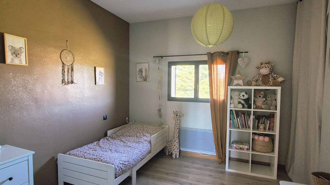 Photo of Bedroom in Loriol-du-Comtat