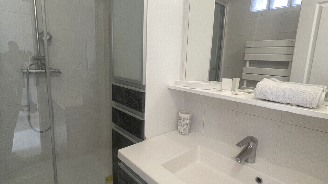 Photo of Bathroom in Orly