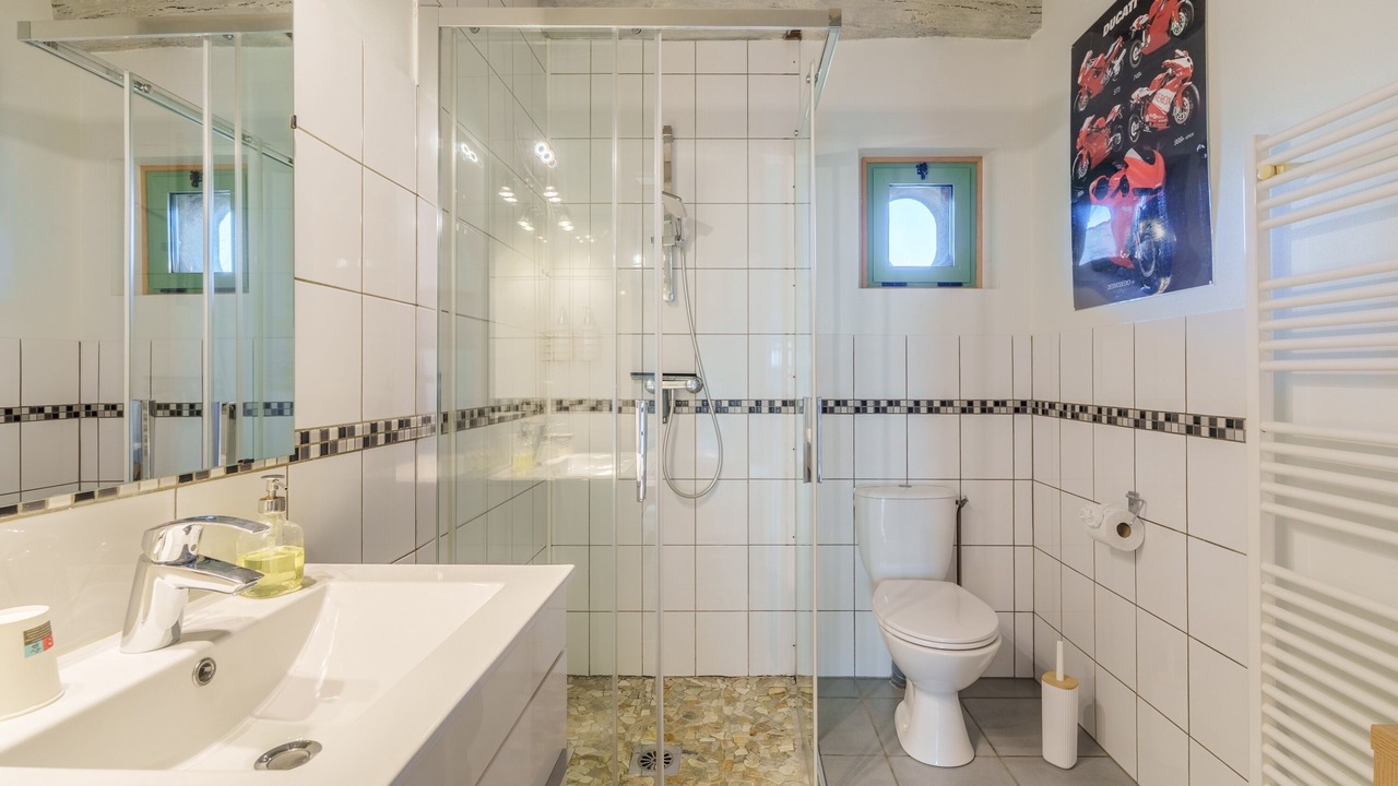 Photo of Bathroom in Gourgeon