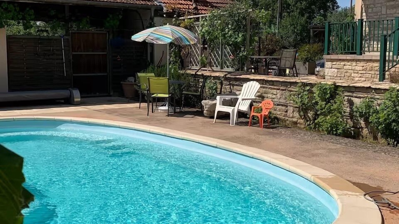 Photo of Outdoor in Gourgeon