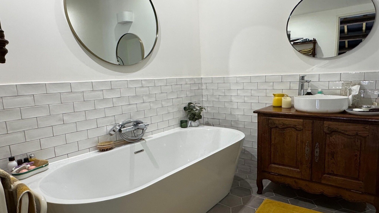 Photo of Bathroom in Melay