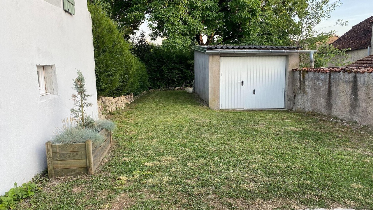 Photo of Outdoor in Melay
