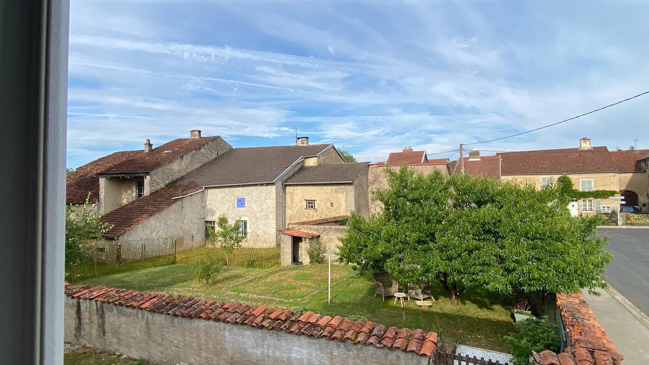 Photo of Outdoor in Melay