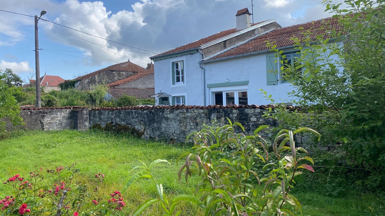 Photo of Outdoor in Melay