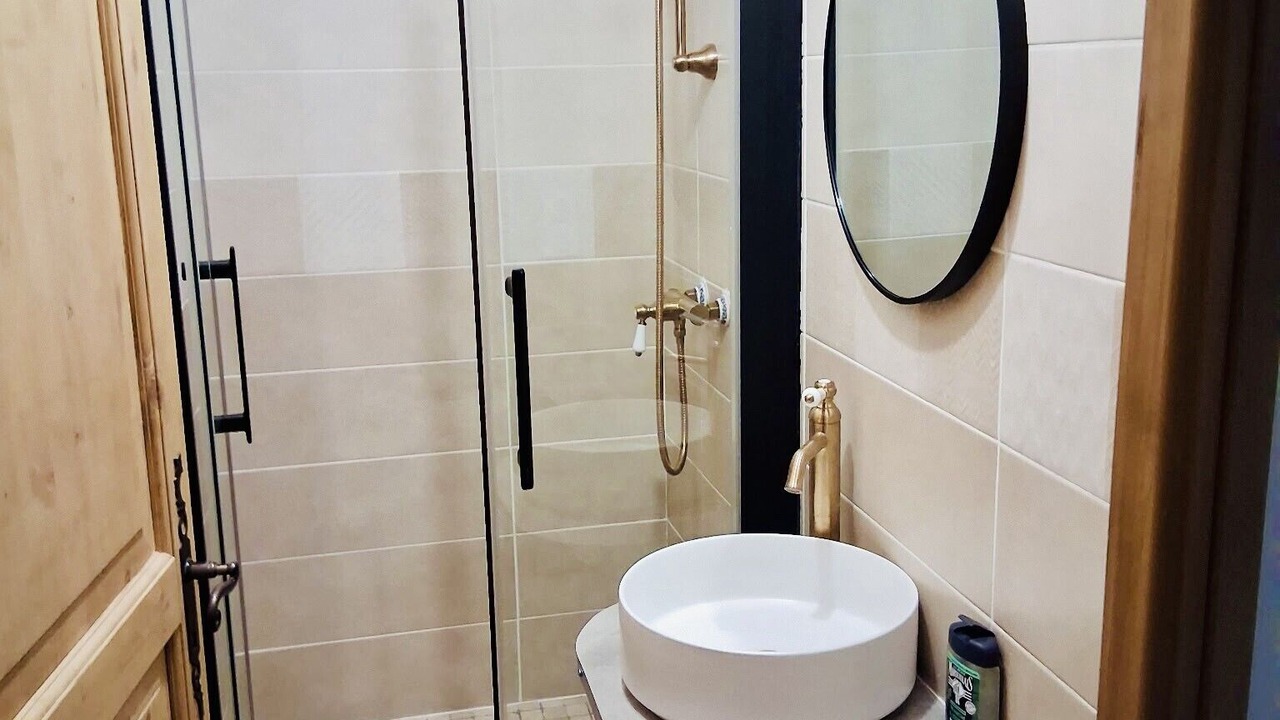 Photo of Bathroom in Eygluy-Escoulin
