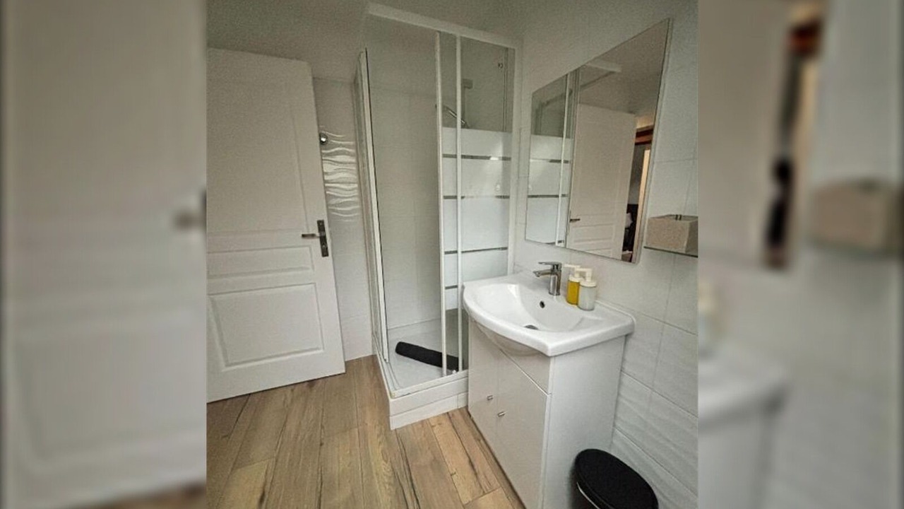 Photo of Bathroom in Faubourg-Raines